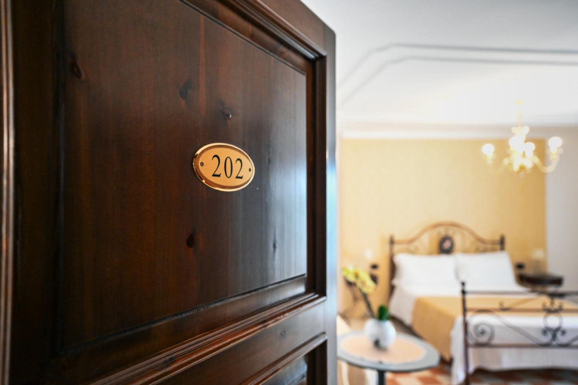 Palazzo Krataiis 4* Scilla