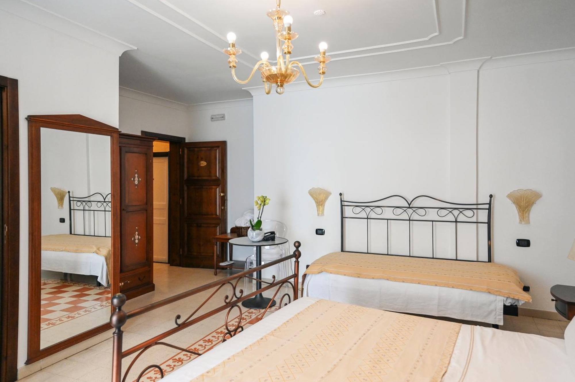Hotel Palazzo Krataiis 4*
